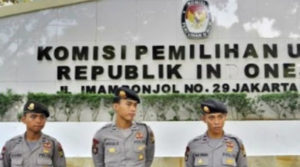 kpu dikawal polisi