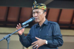 Bupati Lombok Barat Fauzan Khalid