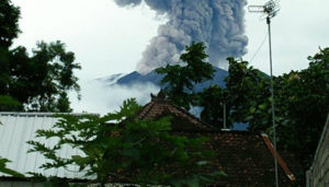 Gunung Agung Erupsi