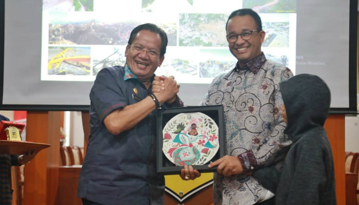 Anies Cek Bantuan Palu