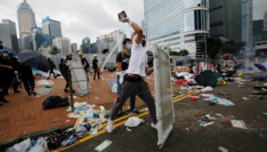 Hong Kong Rusuh