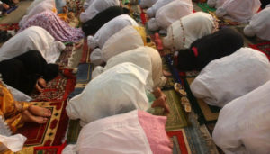 Wanita Imami Shalat