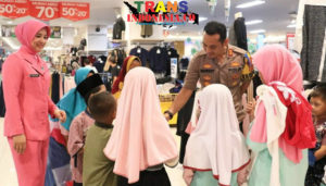 Yatim Belanja Lebaran