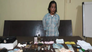 pencuri senjata api polisi