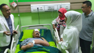 Gubernur Jatim jenguk polisi