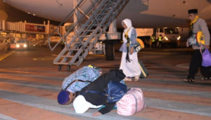 Jamaah Haji Sujud Syukur