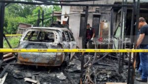 Rumah Wartawan Dibakar