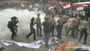 KPK Ricuh