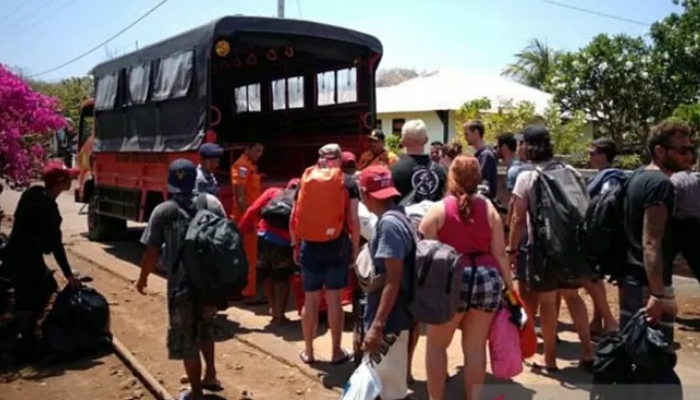 Kapal Tenggelam di Alor