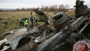Pesawat MH17 Jatuh