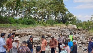 Jalan Penghubung Karo