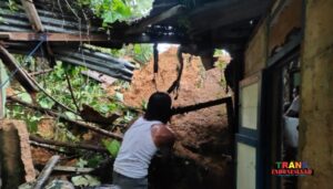 Longsor Tanah Sorong