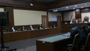 Benny Tjokrosaputro Penjara Seumur Hidup