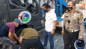 Bentrok Massa Omnibus