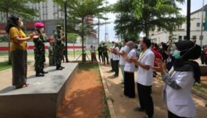 Tepuk Tangan Serentak