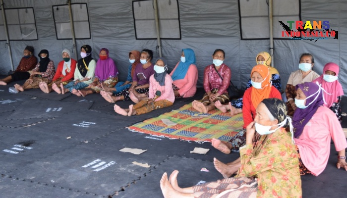 Pengungsi Merapi Lansia