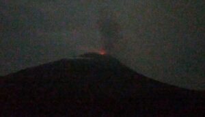 Gunungapi Ili Lewotolok