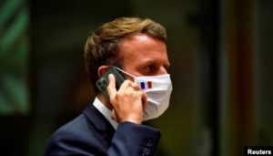 Presiden Prancis Menelepon