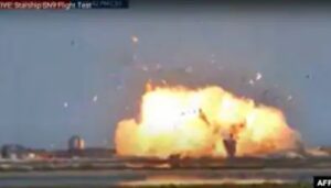 Roket Starship Meledak