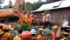 Ngetos Nganjuk Longsor