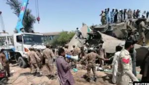 Kereta Pakistan Tabrakan