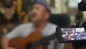 Chryshnanda Gitar