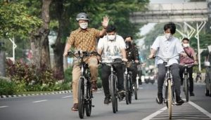 Anies Gowes Batik