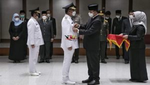 Anies Lantik Walikota