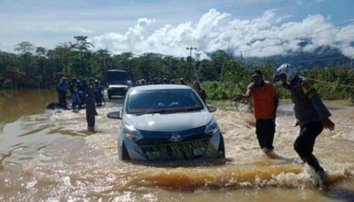 Trans Sulawesi Banjir