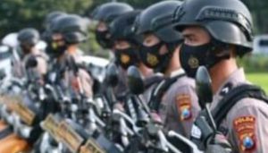 PolisI Tahun Baru