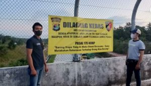 Lempar Batu Tol