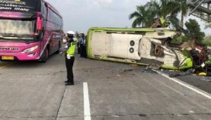 Kecelakaan Bus Sumo