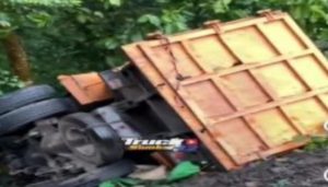 Truk Masuk Jurang