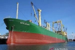 Kapal kargo MV Mutia Ladjoni