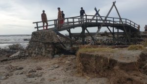 Jembatan Pinrang Putus