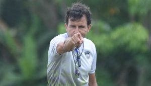 Pelatih Persib Luis Milla