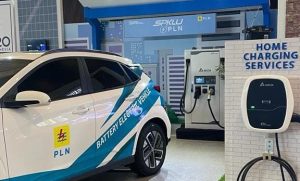 Nge-charge Mobil Listrik