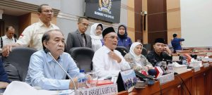 DPR Minta Kurangi Biaya Haji