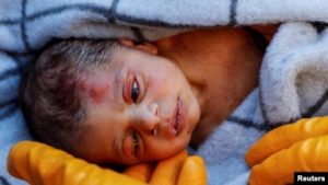 Bayi Korban Gempa Selamat