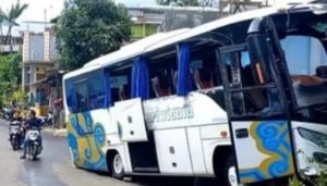 Bus Rombongan Peziarah
