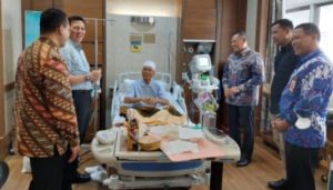 Ustaz Das'ad Latif dirawat di RS Mount Elizabeth Singapura