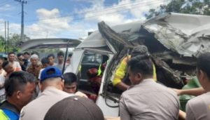 Kecelakaan Maut Mobil Travel