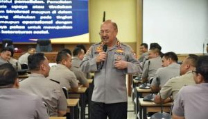 Irjen Pol Prof. Chrysnanda Dwilaksana