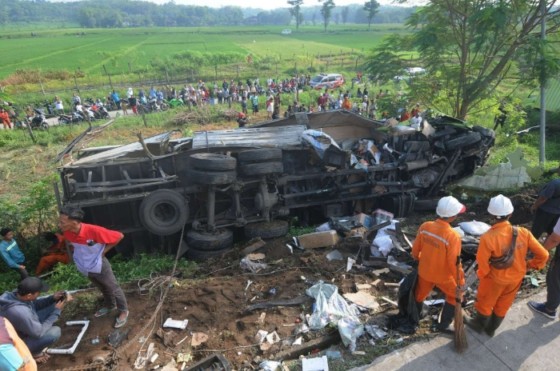 Kecelakaan Beruntun Tol Solo