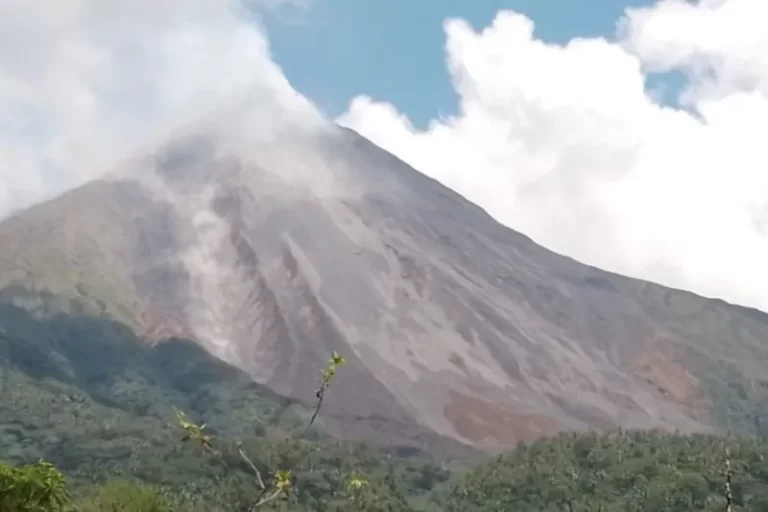 Gunung Karangetang