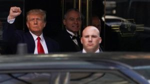 Donald Trump Ditahan