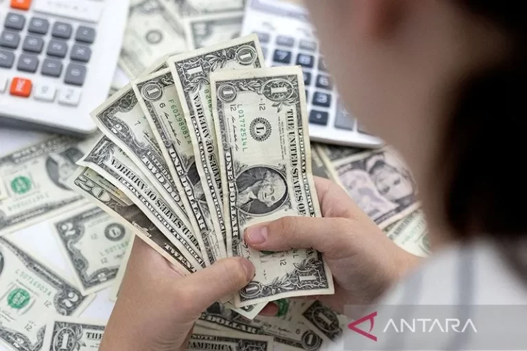 Dolar Merosot
