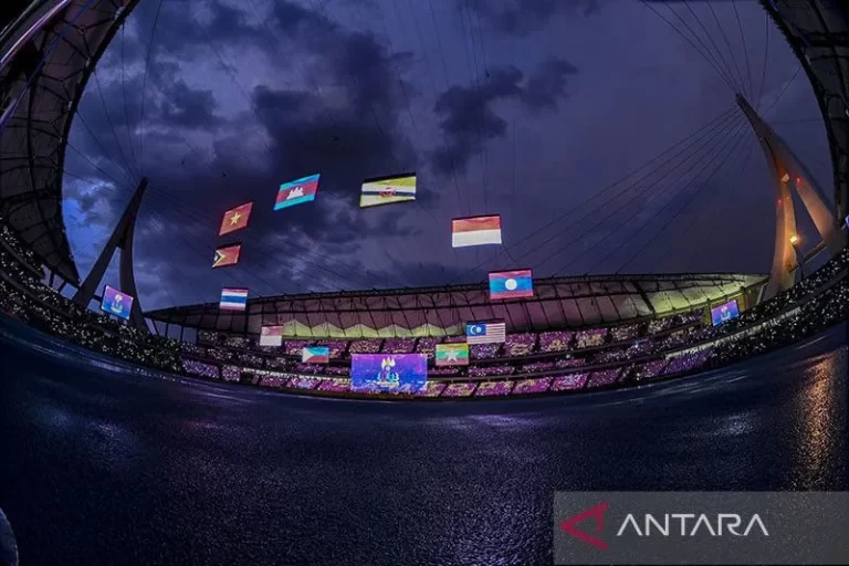 Suasana pesta penutupan SEA Games 2023 Kamboja di Stadion Morodok Techo National Stadium, Phnom Penh, Kamboja