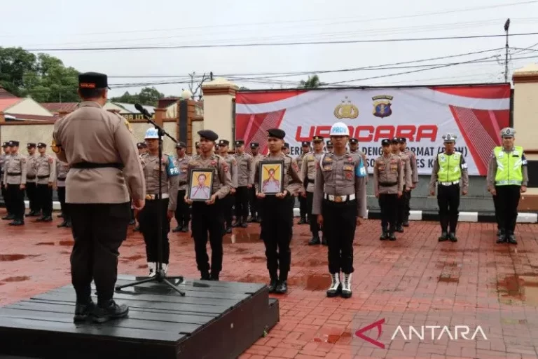 Polisi Dipecat