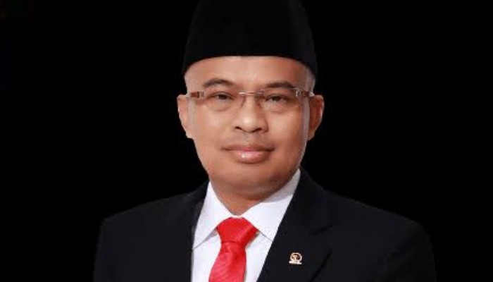 Desmon Junaidi Mahesa